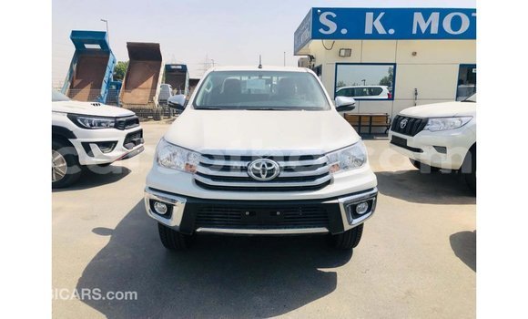 اشتري Imported Toyota Hilux White سيارة في Import - Dubai في Maseru اشتري Imported Toyota Hilux White سيارة في Import - Dubai في Maseru