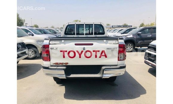اشتري Imported Toyota Hilux White سيارة في Import - Dubai في Maseru اشتري Imported Toyota Hilux White سيارة في Import - Dubai في Maseru