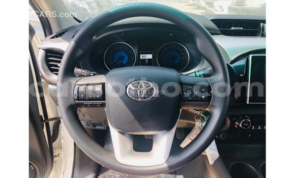 اشتري Imported Toyota Hilux White سيارة في Import - Dubai في Maseru اشتري Imported Toyota Hilux White سيارة في Import - Dubai في Maseru