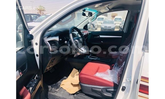اشتري Imported Toyota Hilux White سيارة في Import - Dubai في Maseru اشتري Imported Toyota Hilux White سيارة في Import - Dubai في Maseru