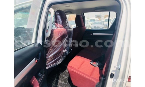 اشتري Imported Toyota Hilux White سيارة في Import - Dubai في Maseru اشتري Imported Toyota Hilux White سيارة في Import - Dubai في Maseru