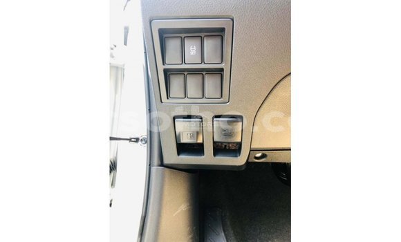 اشتري Imported Toyota Hilux White سيارة في Import - Dubai في Maseru اشتري Imported Toyota Hilux White سيارة في Import - Dubai في Maseru