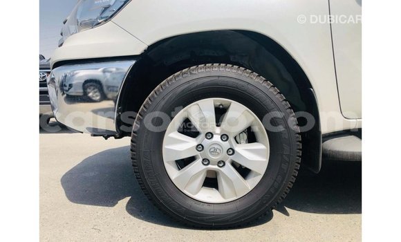 اشتري Imported Toyota Hilux White سيارة في Import - Dubai في Maseru اشتري Imported Toyota Hilux White سيارة في Import - Dubai في Maseru