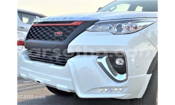اشتري Imported Toyota Fortuner White سيارة في Import - Dubai في Maseru اشتري Imported Toyota Fortuner White سيارة في Import - Dubai في Maseru