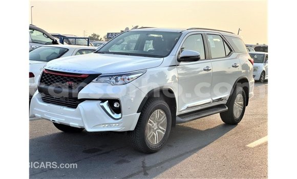 اشتري Imported Toyota Fortuner White سيارة في Import - Dubai في Maseru اشتري Imported Toyota Fortuner White سيارة في Import - Dubai في Maseru