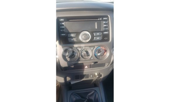 Acheter Import Voiture Mitsubishi L200 Blanc à Import - Dubai, Maseru Acheter Import Voiture Mitsubishi L200 Blanc à Import - Dubai, Maseru