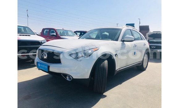 Sayi Imported Infiniti EX White Mota in Import - Dubai a Maseru