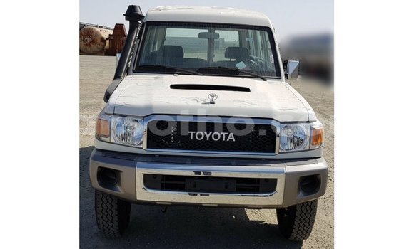 اشتري Imported Toyota Land Cruiser White سيارة في Import - Dubai في Maseru اشتري Imported Toyota Land Cruiser White سيارة في Import - Dubai في Maseru