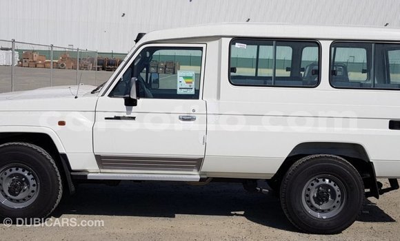اشتري Imported Toyota Land Cruiser White سيارة في Import - Dubai في Maseru اشتري Imported Toyota Land Cruiser White سيارة في Import - Dubai في Maseru