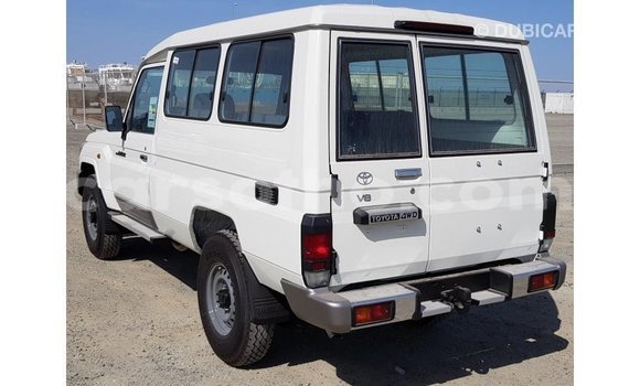 اشتري Imported Toyota Land Cruiser White سيارة في Import - Dubai في Maseru اشتري Imported Toyota Land Cruiser White سيارة في Import - Dubai في Maseru
