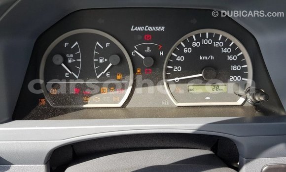 اشتري Imported Toyota Land Cruiser White سيارة في Import - Dubai في Maseru اشتري Imported Toyota Land Cruiser White سيارة في Import - Dubai في Maseru