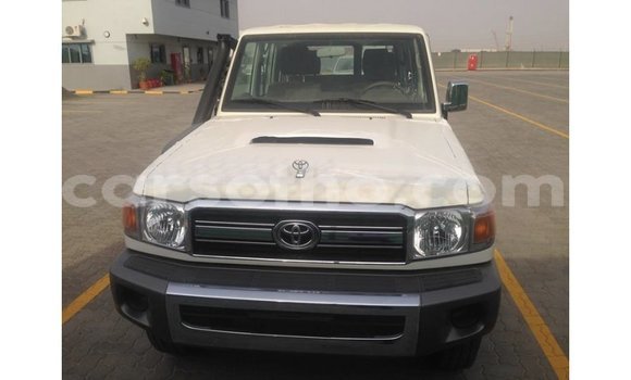 اشتري Imported Toyota Land Cruiser White سيارة في Import - Dubai في Maseru اشتري Imported Toyota Land Cruiser White سيارة في Import - Dubai في Maseru