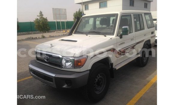 اشتري Imported Toyota Land Cruiser White سيارة في Import - Dubai في Maseru اشتري Imported Toyota Land Cruiser White سيارة في Import - Dubai في Maseru