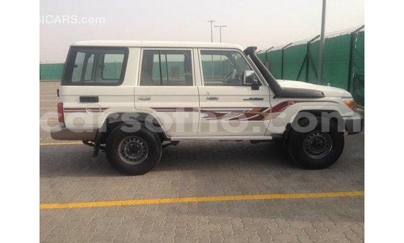 اشتري Imported Toyota Land Cruiser White سيارة في Import - Dubai في Maseru اشتري Imported Toyota Land Cruiser White سيارة في Import - Dubai في Maseru