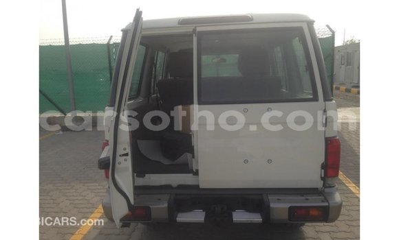 اشتري Imported Toyota Land Cruiser White سيارة في Import - Dubai في Maseru اشتري Imported Toyota Land Cruiser White سيارة في Import - Dubai في Maseru