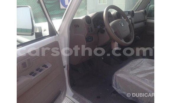 اشتري Imported Toyota Land Cruiser White سيارة في Import - Dubai في Maseru اشتري Imported Toyota Land Cruiser White سيارة في Import - Dubai في Maseru
