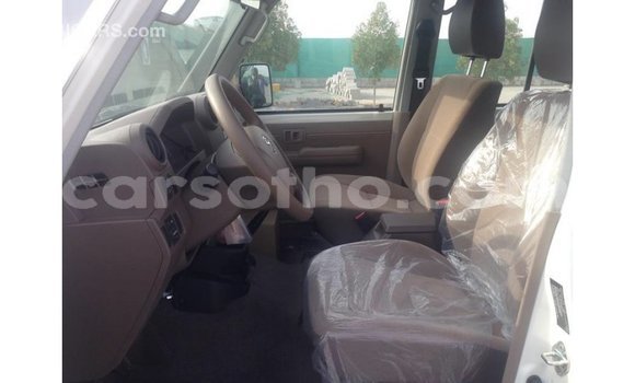 اشتري Imported Toyota Land Cruiser White سيارة في Import - Dubai في Maseru اشتري Imported Toyota Land Cruiser White سيارة في Import - Dubai في Maseru