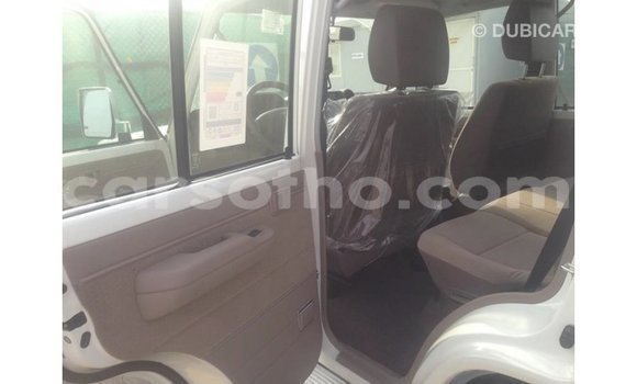 اشتري Imported Toyota Land Cruiser White سيارة في Import - Dubai في Maseru اشتري Imported Toyota Land Cruiser White سيارة في Import - Dubai في Maseru