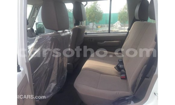 اشتري Imported Toyota Land Cruiser White سيارة في Import - Dubai في Maseru اشتري Imported Toyota Land Cruiser White سيارة في Import - Dubai في Maseru