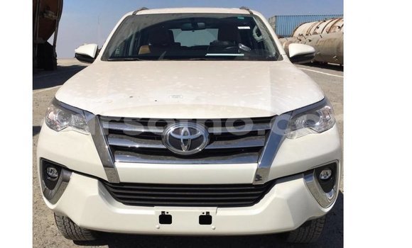 اشتري Imported Toyota Fortuner White سيارة في Import - Dubai في Maseru اشتري Imported Toyota Fortuner White سيارة في Import - Dubai في Maseru