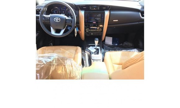 اشتري Imported Toyota Fortuner White سيارة في Import - Dubai في Maseru اشتري Imported Toyota Fortuner White سيارة في Import - Dubai في Maseru