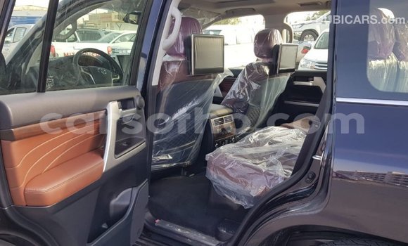 اشتري Imported Toyota Land Cruiser Black سيارة في Import - Dubai في Maseru اشتري Imported Toyota Land Cruiser Black سيارة في Import - Dubai في Maseru