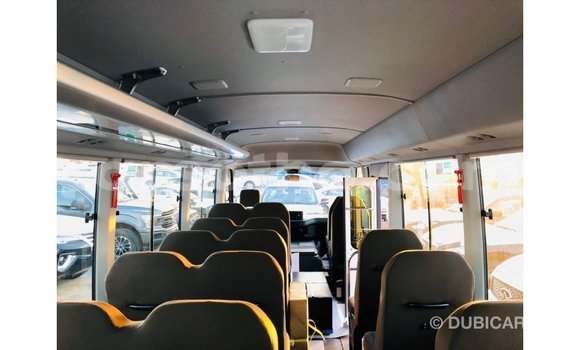 Acheter Import Voiture Toyota Coaster Blanc à Import - Dubai, Maseru Acheter Import Voiture Toyota Coaster Blanc à Import - Dubai, Maseru