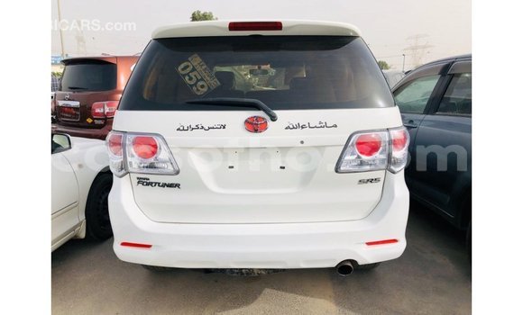 Acheter Import Voiture Toyota Fortuner Blanc à Import - Dubai, Maseru Acheter Import Voiture Toyota Fortuner Blanc à Import - Dubai, Maseru