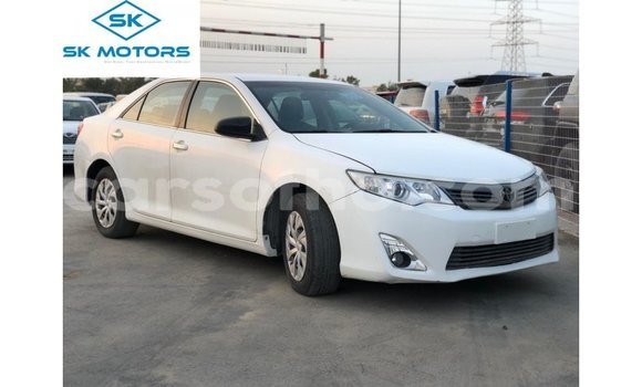 Sayi Imported Toyota Camry White Mota in Import - Dubai a Maseru Sayi Imported Toyota Camry White Mota in Import - Dubai a Maseru