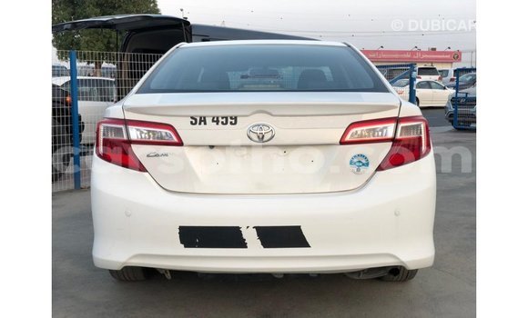 Sayi Imported Toyota Camry White Mota in Import - Dubai a Maseru Sayi Imported Toyota Camry White Mota in Import - Dubai a Maseru