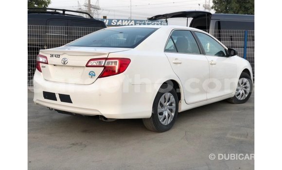 Sayi Imported Toyota Camry White Mota in Import - Dubai a Maseru Sayi Imported Toyota Camry White Mota in Import - Dubai a Maseru