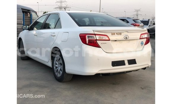 Sayi Imported Toyota Camry White Mota in Import - Dubai a Maseru Sayi Imported Toyota Camry White Mota in Import - Dubai a Maseru
