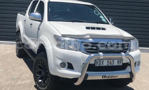 اشتري مستعمل Toyota Hilux White سيارة في Butha Buthe في Butha-Buthe اشتري مستعمل Toyota Hilux White سيارة في Butha Buthe في Butha-Buthe
