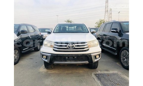 Sayi Imported Toyota Hilux White Mota in Import - Dubai a Maseru Sayi Imported Toyota Hilux White Mota in Import - Dubai a Maseru