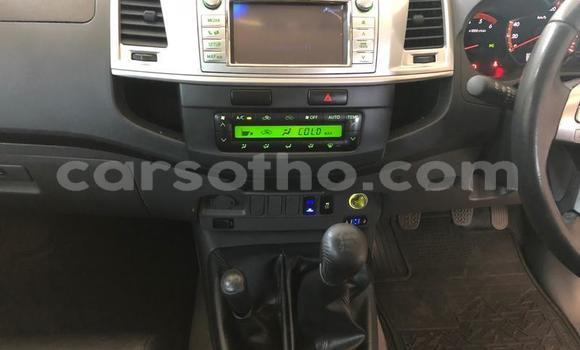 اشتري مستعمل Toyota Hilux White سيارة في Butha Buthe في Butha-Buthe اشتري مستعمل Toyota Hilux White سيارة في Butha Buthe في Butha-Buthe