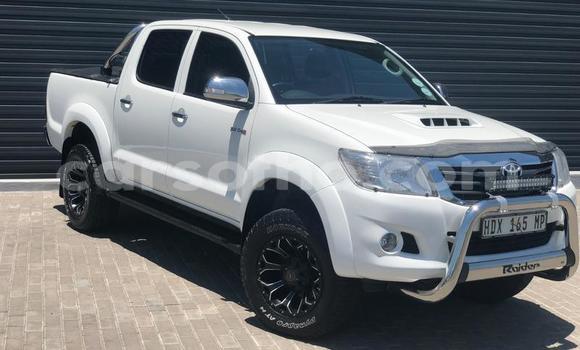 اشتري مستعمل Toyota Hilux White سيارة في Butha Buthe في Butha-Buthe اشتري مستعمل Toyota Hilux White سيارة في Butha Buthe في Butha-Buthe