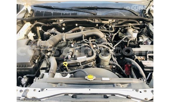 Sayi Imported Toyota Hilux White Mota in Import - Dubai a Maseru Sayi Imported Toyota Hilux White Mota in Import - Dubai a Maseru