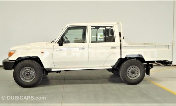 Acheter Import Voiture Toyota Land Cruiser Blanc à Import - Dubai, Maseru Acheter Import Voiture Toyota Land Cruiser Blanc à Import - Dubai, Maseru