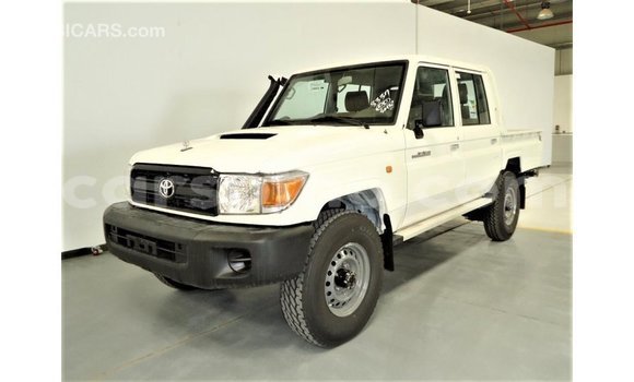 Acheter Import Voiture Toyota Land Cruiser Blanc à Import - Dubai, Maseru Acheter Import Voiture Toyota Land Cruiser Blanc à Import - Dubai, Maseru