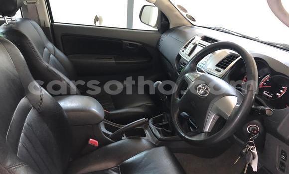 اشتري مستعمل Toyota Hilux White سيارة في Butha Buthe في Butha-Buthe اشتري مستعمل Toyota Hilux White سيارة في Butha Buthe في Butha-Buthe