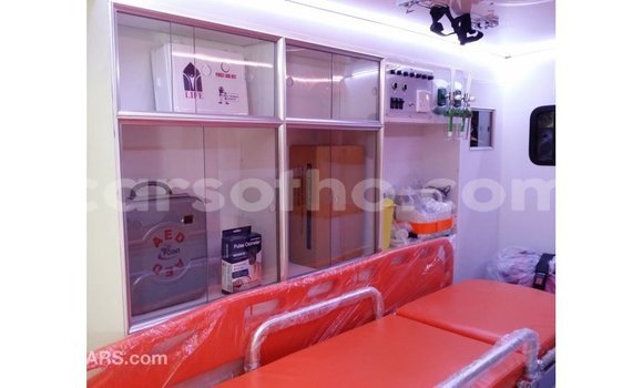 Acheter Import Voiture Toyota Hiace Blanc à Import - Dubai, Maseru Acheter Import Voiture Toyota Hiace Blanc à Import - Dubai, Maseru