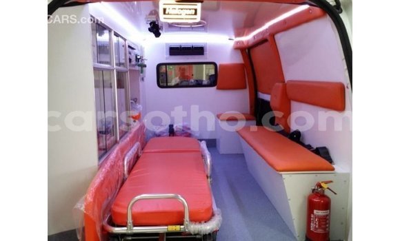 Acheter Import Voiture Toyota Hiace Blanc à Import - Dubai, Maseru Acheter Import Voiture Toyota Hiace Blanc à Import - Dubai, Maseru