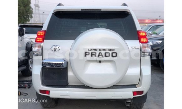 Acheter Import Voiture Toyota Prado Blanc à Import - Dubai, Maseru Acheter Import Voiture Toyota Prado Blanc à Import - Dubai, Maseru