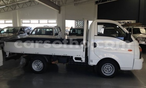 Acheter Occasion Voiture Hyundai H1 Blanc à Peka, Leribe Acheter Occasion Voiture Hyundai H1 Blanc à Peka, Leribe