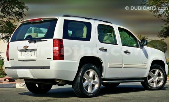 Sayi Imported Chevrolet Tahoe White Mota in Import - Dubai a Maseru Sayi Imported Chevrolet Tahoe White Mota in Import - Dubai a Maseru