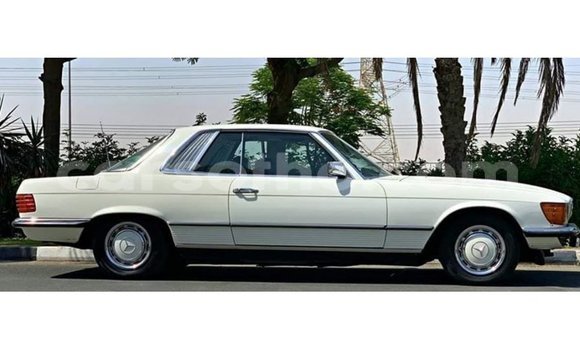 Sayi Imported Mercedes-Benz 190 White Mota in Import - Dubai a Maseru Sayi Imported Mercedes-Benz 190 White Mota in Import - Dubai a Maseru