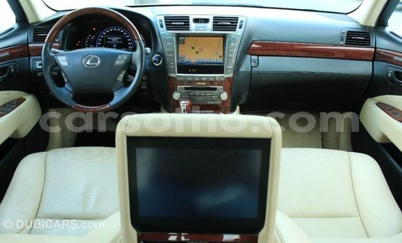 Sayi Imported Lexus LS White Mota in Import - Dubai a Maseru Sayi Imported Lexus LS White Mota in Import - Dubai a Maseru