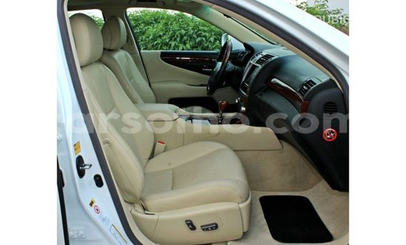 Sayi Imported Lexus LS White Mota in Import - Dubai a Maseru Sayi Imported Lexus LS White Mota in Import - Dubai a Maseru