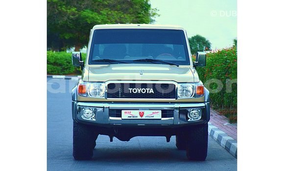 Sayi Imported Toyota Land Cruiser Beige Mota in Import - Dubai a Maseru Sayi Imported Toyota Land Cruiser Beige Mota in Import - Dubai a Maseru