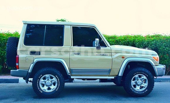 Sayi Imported Toyota Land Cruiser Beige Mota in Import - Dubai a Maseru Sayi Imported Toyota Land Cruiser Beige Mota in Import - Dubai a Maseru